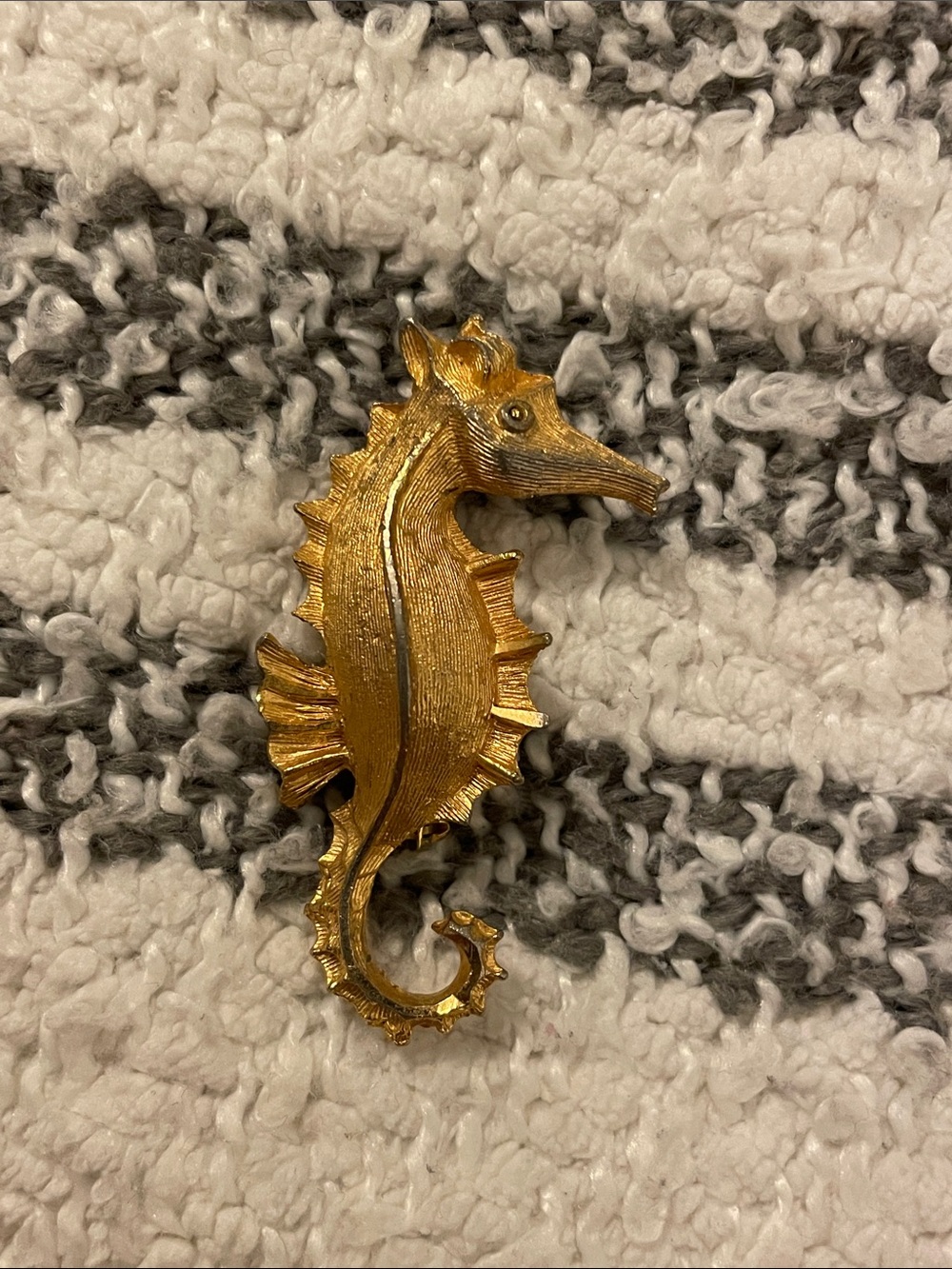 Vintage Gold Tone Seahorse Brooch Pin
